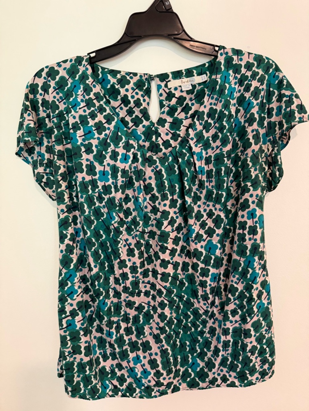 *LIKE NEW* Boden Green Floral Print V Neck, Cap-Sleeve Blouse